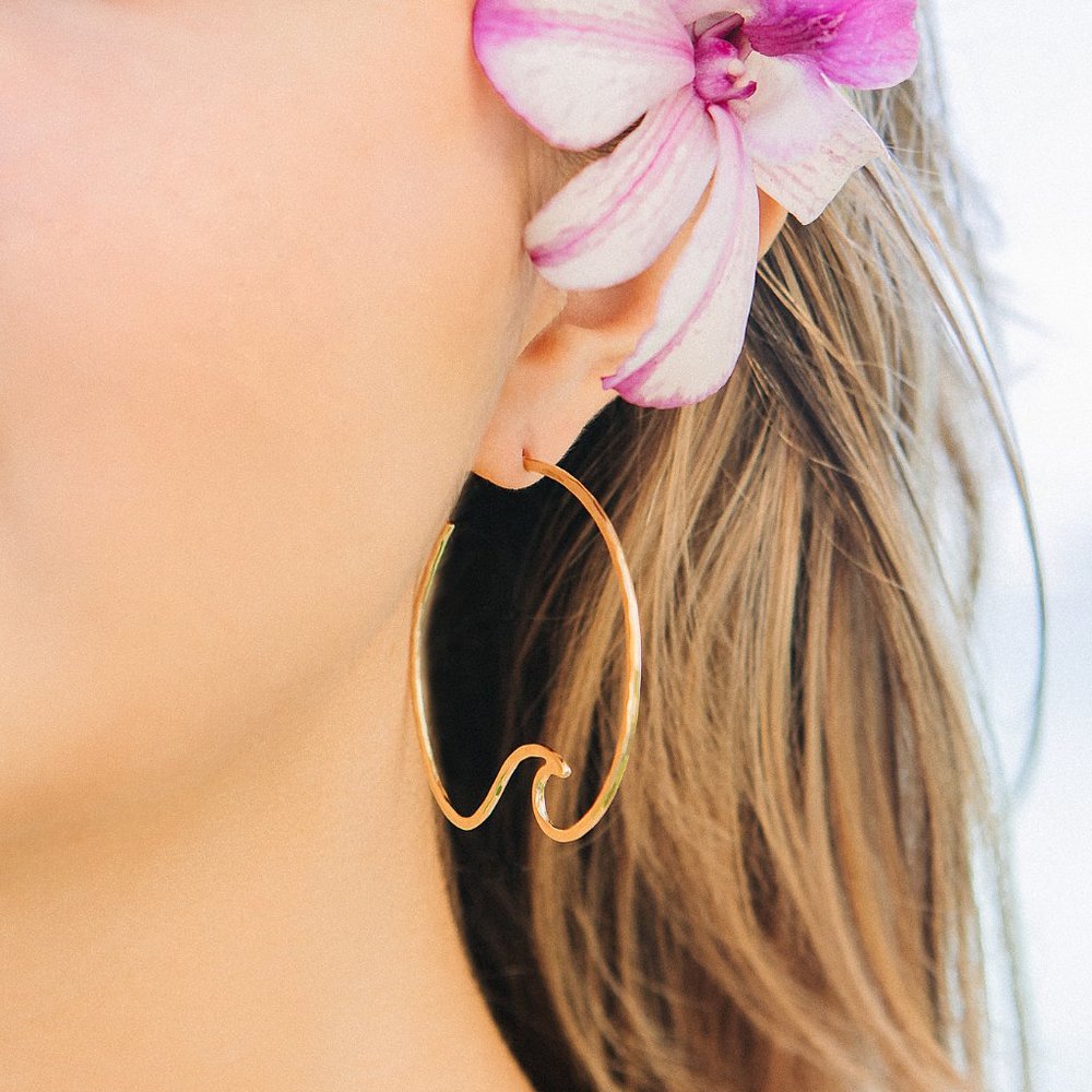 Peahi Wave Large C-Hoop Earrings
